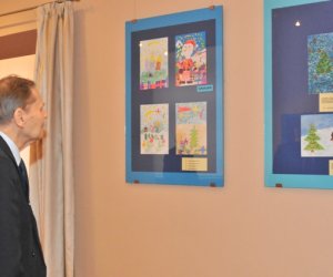 Fotorelacja z otwarcia wystawy czasowej "Karty Bożonarodzeniowe z kolekcji Jana Tropiło"