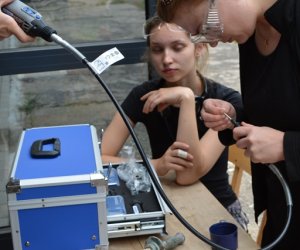 Nowe sprzęty wzbogaciły wyposażenie pracowni konserwatorskiej Nowe sprzęty wzbogaciły wyposażenie pracowni konserwatorskiej