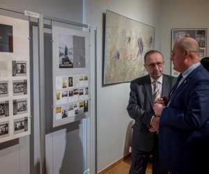 Wernisaż wystawy "Ciechanowiecka Kuźnia Talentów" Wernisaż wystawy "Ciechanowiecka Kuźnia Talentów"