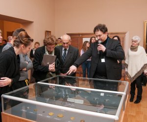 "MONETY I MEDALE CZASÓW KRÓLA STANISŁAWA AUGUSTA"