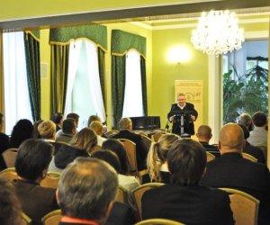 Podsumowanie Konkursy na Najlepiej Zachowany Zabytek Wiejskiego Budownictwa Drewnianego w Województwie Podlaskim w 2012 roku 18 listopada 2012 r. Podsumowanie Konkursy na Najlepiej Zachowany Zabytek Wiejskiego Budownictwa Drewnianego w Województwie Podlaskim w 2012 roku 18 listopada 2012 r.