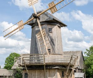 Podsumowanie Konkursu na Najlepiej Zachowany Zabytek Wiejskiego Budownictwa Drewnianego w Województwie Podlaskim w 2013 roku Podsumowanie Konkursu na Najlepiej Zachowany Zabytek Wiejskiego Budownictwa Drewnianego w Województwie Podlaskim w 2013 roku