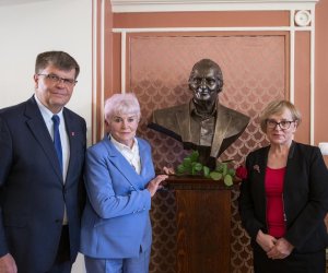 Odsłonięcie popiersia Honore Josepha Louisa Heroes’a - relacja z uroczystości Odsłonięcie popiersia Honore Josepha Louisa Heroes’a - relacja z uroczystości