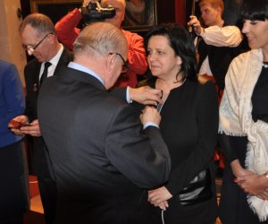 Odznaka honorowa "Zasłużony dla Rolnictwa" dla dyrektor Muzeum Doroty Łapiak
