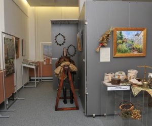 Wystawa z okazji jubileuszu 50-lecia Muzeum i 30 lat współpracy z SGGW pt."50 lat Muzeum Rolnictwa im. ks. Krzysztofa Kluka w Ciechanowcu" Wystawa z okazji jubileuszu 50-lecia Muzeum i 30 lat współpracy z SGGW pt."50 lat Muzeum Rolnictwa im. ks. Krzysztofa Kluka w Ciechanowcu"