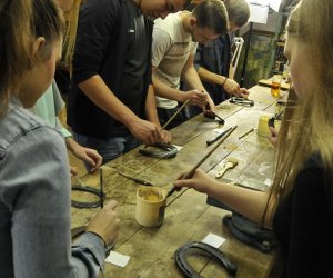 Nowe sprzęty wzbogaciły wyposażenie pracowni konserwatorskiej Nowe sprzęty wzbogaciły wyposażenie pracowni konserwatorskiej