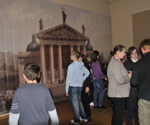 „WYSTAWY, WYSTAWY... NAJCIEKAWSZE EKSPOZYCJE Z OSTATNICH LAT W ZAMKU KRÓLEWSKIM W WARSZAWIE”