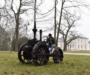 LANZ ACKER-BULLDOG HP 12 KNICKLENKER JUŻ W MUZEUM LANZ ACKER-BULLDOG HP 12 KNICKLENKER JUŻ W MUZEUM