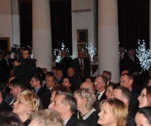 Odznaka honorowa "Zasłużony dla Rolnictwa" dla dyrektor Muzeum Doroty Łapiak Odznaka honorowa "Zasłużony dla Rolnictwa" dla dyrektor Muzeum Doroty Łapiak