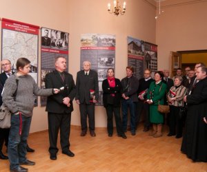 "Zagłada dworów w województwie białostockim po roku 1939" "Zagłada dworów w województwie białostockim po roku 1939"