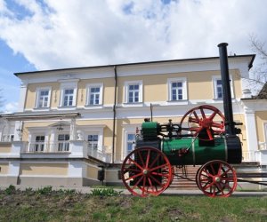 Najstarsza lokomobila parowa w Muzeum Rolnictwa im. ks. Krzysztofa Kluka w Ciechanowcu