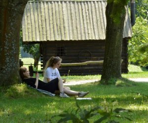 Praktyki studentów Wydziału Architektury Politechniki Warszawskiej Zakładu Dziedzictwa Architektonicznego i Sztuki Praktyki studentów Wydziału Architektury Politechniki Warszawskiej Zakładu Dziedzictwa Architektonicznego i Sztuki