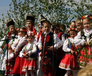 ZIELONE ŚWIĄTKI POD WIATRAKIEM