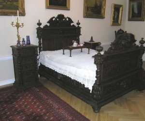 JUŻ OTWARTA NOWA EKSPOZYCJA  WNĘTRZ ZABYTKOWYCH W PAŁACU STARZEŃSKICH W CIECHANOWCU–NOWODWORACH