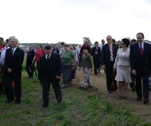 ZIELONE ŚWIĄTKI POD WIATRAKIEM ZIELONE ŚWIĄTKI POD WIATRAKIEM