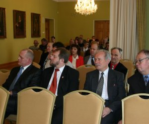 OKLEJANKI ŁOWICKIE I KURPIOWSKIE OKLEJANKI ŁOWICKIE I KURPIOWSKIE