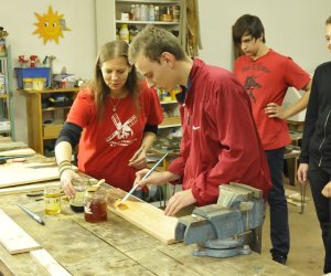 Nowe sprzęty wzbogaciły wyposażenie pracowni konserwatorskiej Nowe sprzęty wzbogaciły wyposażenie pracowni konserwatorskiej