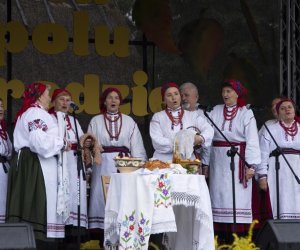 Jesień w polu i zagrodzie. Etnograficzny festiwal kultury ludowej 2022 - fotorelacja Jesień w polu i zagrodzie. Etnograficzny festiwal kultury ludowej 2022 - fotorelacja