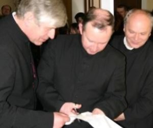 „Chwała Jezusowi, Marii i Wszystkim Świętym”