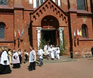 ZIELONE ŚWIĄTKI POD WIATRAKIEM