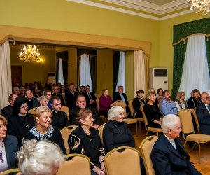 WSZYSTKO MA SWÓJ CZAS. ZEGARY KS. JANA GROCHOWSKIEGO WSZYSTKO MA SWÓJ CZAS. ZEGARY KS. JANA GROCHOWSKIEGO