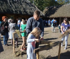 JESIEŃ W POLU I ZAGRODZIE w ramach Europejskich Dni Dziedzictwa 18 września 2016 r. JESIEŃ W POLU I ZAGRODZIE w ramach Europejskich Dni Dziedzictwa 18 września 2016 r.