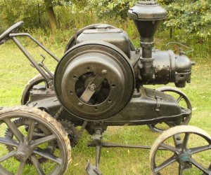 ciągnik LANZ HM-8 Mops z 1923 r.