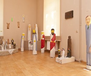 "Dwa Światy - formy ceramiczne Marii Gorełówny i rzeźba w drewnie Jana Markowskiego" - 18 maja - 13 czerwca 2013 "Dwa Światy - formy ceramiczne Marii Gorełówny i rzeźba w drewnie Jana Markowskiego" - 18 maja - 13 czerwca 2013