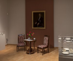 PORCELANA Z POLSKIM ORŁEM. Serwisy Prezydenta Mościckiego i zastawy reprezentacyjne w czasach II Rzeczypospolitej - fotorelacja PORCELANA Z POLSKIM ORŁEM. Serwisy Prezydenta Mościckiego i zastawy reprezentacyjne w czasach II Rzeczypospolitej - fotorelacja