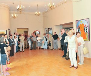 Baśniowa Kraina – Ceramika Ewy Wołk i malarstwo Andrzeja Kuhna Baśniowa Kraina – Ceramika Ewy Wołk i malarstwo Andrzeja Kuhna