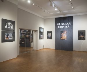 "Na skraju światła" - fotorelacja z wernisażu