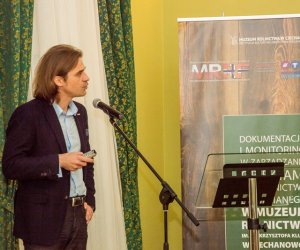 Międzynarodowa Konferencja Naukowa - Dokumentacja i monitoring w zarządzaniu obiektami budownictwa drewnianego w skansenach Międzynarodowa Konferencja Naukowa - Dokumentacja i monitoring w zarządzaniu obiektami budownictwa drewnianego w skansenach