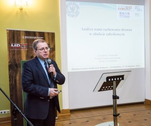 Międzynarodowa Konferencja Naukowa - Dokumentacja i monitoring w zarządzaniu obiektami budownictwa drewnianego w skansenach Międzynarodowa Konferencja Naukowa - Dokumentacja i monitoring w zarządzaniu obiektami budownictwa drewnianego w skansenach