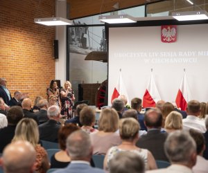 Dyrektor Dorota Łapiak odznaczona tytułem "Honorowy Obywatel Ciechanowca" Dyrektor Dorota Łapiak odznaczona tytułem "Honorowy Obywatel Ciechanowca"