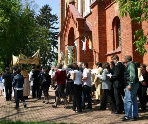 ZIELONE ŚWIĄTKI POD WIATRAKIEM ZIELONE ŚWIĄTKI POD WIATRAKIEM
