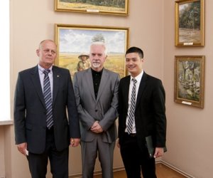 "Z PLENERÓW W MAGICZNYCH ZAKĄTKACH ŚWIATA" WYSTAWA MALARSTWA FRANCISZKA RYSZARDA MAZURKA "Z PLENERÓW W MAGICZNYCH ZAKĄTKACH ŚWIATA" WYSTAWA MALARSTWA FRANCISZKA RYSZARDA MAZURKA