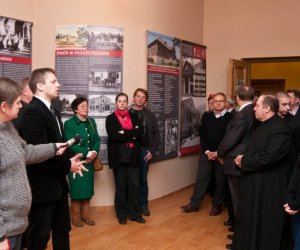 "Zagłada dworów w województwie białostockim po roku 1939" "Zagłada dworów w województwie białostockim po roku 1939"