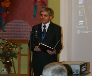 V Sympozjum z cyklu "Warto zapytać o kulturę" V Sympozjum z cyklu "Warto zapytać o kulturę"