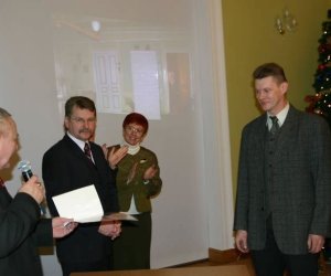 Podsumowanie Konkursu na najlepiej zachowany zabytek wiejskiego budownictwa drewnianego w województwie podlaskim za 2006 r. Podsumowanie Konkursu na najlepiej zachowany zabytek wiejskiego budownictwa drewnianego w województwie podlaskim za 2006 r.