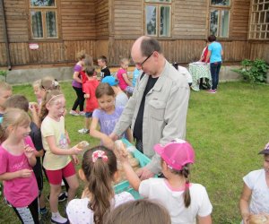 DZIEŃ DZIECKA Z "PRZYJACIÓŁMI Z DZIECIŃSTWA" DZIEŃ DZIECKA Z "PRZYJACIÓŁMI Z DZIECIŃSTWA"