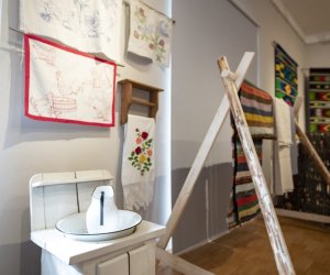 Nowa wystawa - "O wątku i osnowie. Tkaniny z kolekcji Muzeum Rolnictwa im. ks. Krzysztofa Kluka w Ciechanowcu." 20.03. - 02.06.2023 r. Nowa wystawa - "O wątku i osnowie. Tkaniny z kolekcji Muzeum Rolnictwa im. ks. Krzysztofa Kluka w Ciechanowcu." 20.03. - 02.06.2023 r.