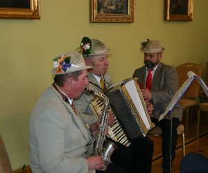 OKLEJANKI ŁOWICKIE I KURPIOWSKIE OKLEJANKI ŁOWICKIE I KURPIOWSKIE