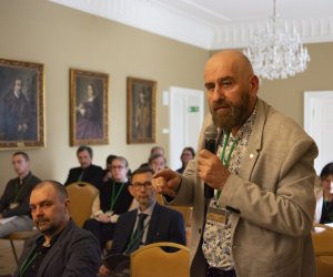 Konferencja "Wieś w Polsce i krajach sąsiednich 1944-1989. Społeczeństwo i gospodarka" - fotorelacja Konferencja "Wieś w Polsce i krajach sąsiednich 1944-1989. Społeczeństwo i gospodarka" - fotorelacja