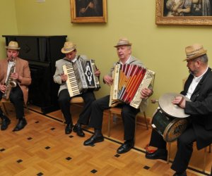 Promocja publikacji pt."Pięćdziesięciolecie Muzeum Rolnictwa im. ks. Krzysztofa Kluka w Ciechanowcu na pisankach w zbiorach Muzeum Pisanki" Promocja publikacji pt."Pięćdziesięciolecie Muzeum Rolnictwa im. ks. Krzysztofa Kluka w Ciechanowcu na pisankach w zbiorach Muzeum Pisanki"