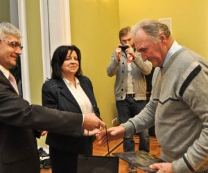 Podsumowanie Konkursy na Najlepiej Zachowany Zabytek Wiejskiego Budownictwa Drewnianego w Województwie Podlaskim w 2012 roku 18 listopada 2012 r. Podsumowanie Konkursy na Najlepiej Zachowany Zabytek Wiejskiego Budownictwa Drewnianego w Województwie Podlaskim w 2012 roku 18 listopada 2012 r.