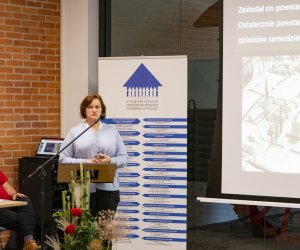 Konferencja naukowa "Standardy konserwatorskie jako kryterium działań w ochronie zabytków prowadzonych przez muzea na wolym powietrzu w Polsce" - 4-5 października 2022 r. Konferencja naukowa "Standardy konserwatorskie jako kryterium działań w ochronie zabytków prowadzonych przez muzea na wolym powietrzu w Polsce" - 4-5 października 2022 r.