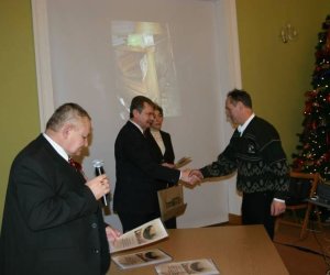 Podsumowanie Konkursu na najlepiej zachowany zabytek wiejskiego budownictwa drewnianego w województwie podlaskim za 2006 r. Podsumowanie Konkursu na najlepiej zachowany zabytek wiejskiego budownictwa drewnianego w województwie podlaskim za 2006 r.