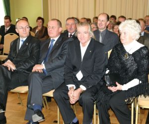 JUŻ OTWARTA NOWA EKSPOZYCJA WNĘTRZ ZABYTKOWYCH W PAŁACU STARZEŃSKICH W CIECHANOWCU–NOWODWORACH JUŻ OTWARTA NOWA EKSPOZYCJA WNĘTRZ ZABYTKOWYCH W PAŁACU STARZEŃSKICH W CIECHANOWCU–NOWODWORACH