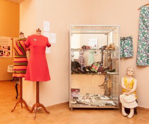 DOKĄD SIĘGAM PAMIĘCIĄ. MODA KOBIECA W LATACH 1890 - 1990" NOWA WYSTAWA CZASOWA JUŻ OTWARTA! DOKĄD SIĘGAM PAMIĘCIĄ. MODA KOBIECA W LATACH 1890 - 1990" NOWA WYSTAWA CZASOWA JUŻ OTWARTA!