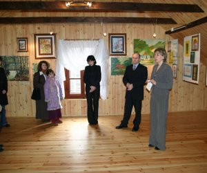 PĘDZLEM ROZMAITYM PĘDZLEM ROZMAITYM